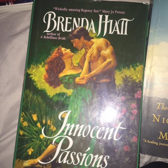 book bundle - Picture 4 of 4